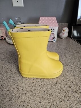 Ten Little Kids Yellow Rain & Snow Boots with Blue Pull Tabs